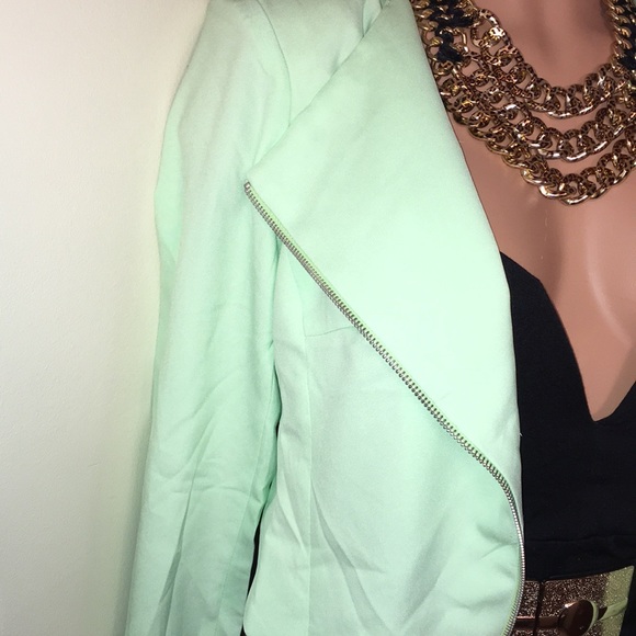 Blazer - Picture 5 of 8